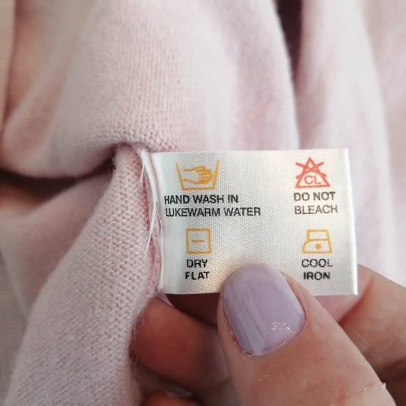 Vintage Italian Merino Wool and Silk Embroidered and Beaded Pink Cardigan Medium - Picture 12 of 15